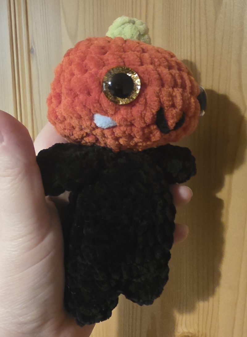 Crochet Pumpkin Man Plush: Chenille Amigurumi Halloween Toy