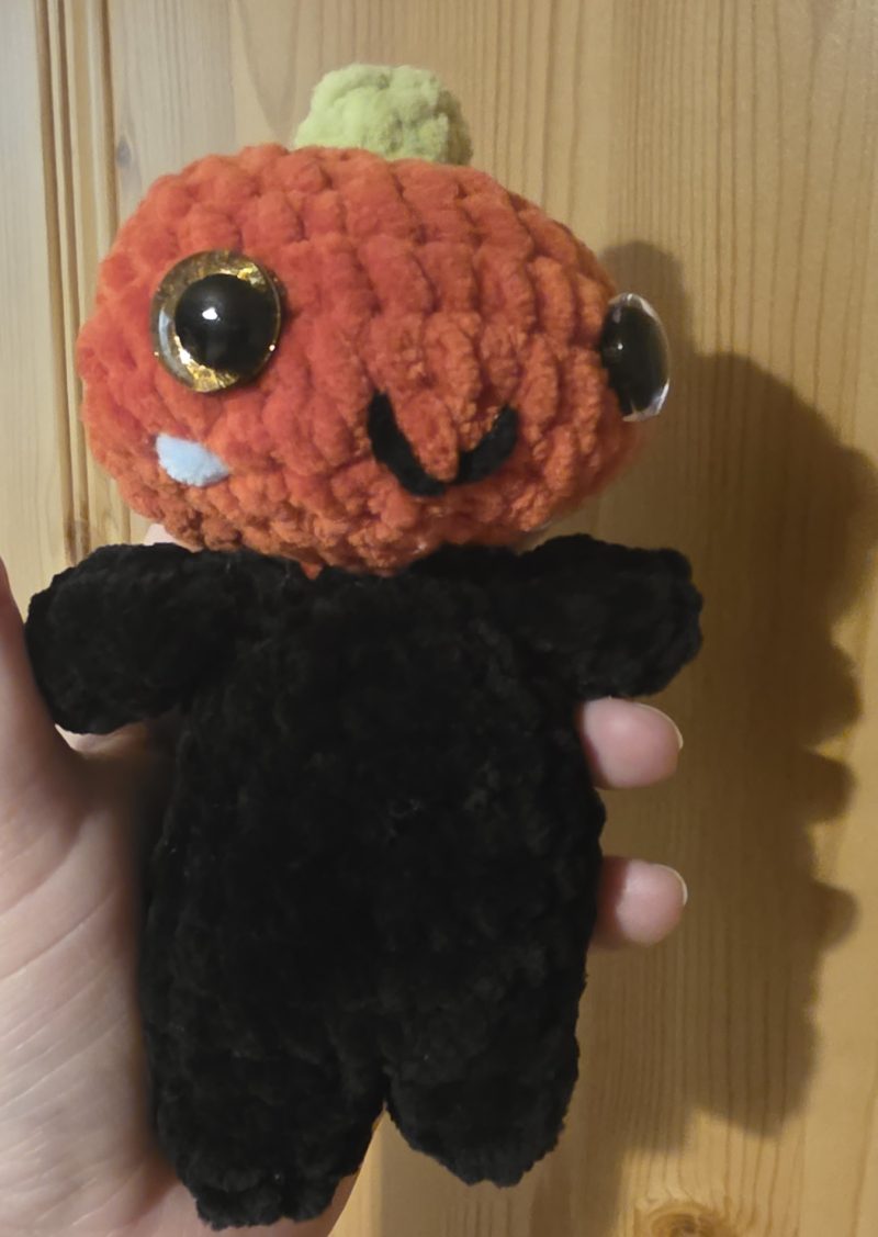 Crochet Pumpkin Man Plush: Chenille Amigurumi Halloween Toy