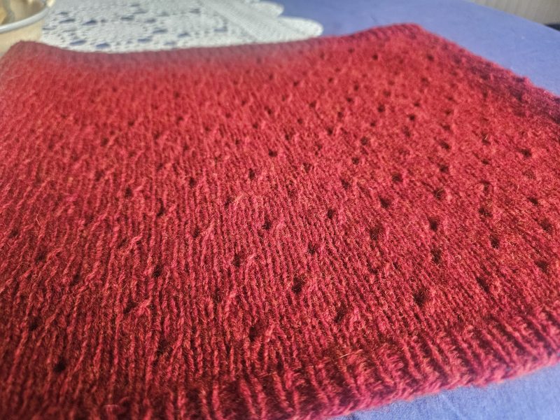 Handknitted 100%wool cowl/tubescarf.