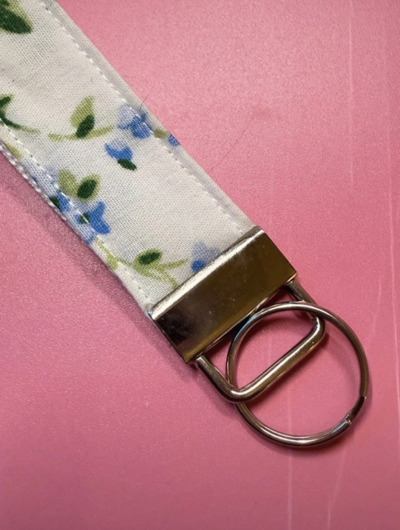 Floral keychain 21cm long