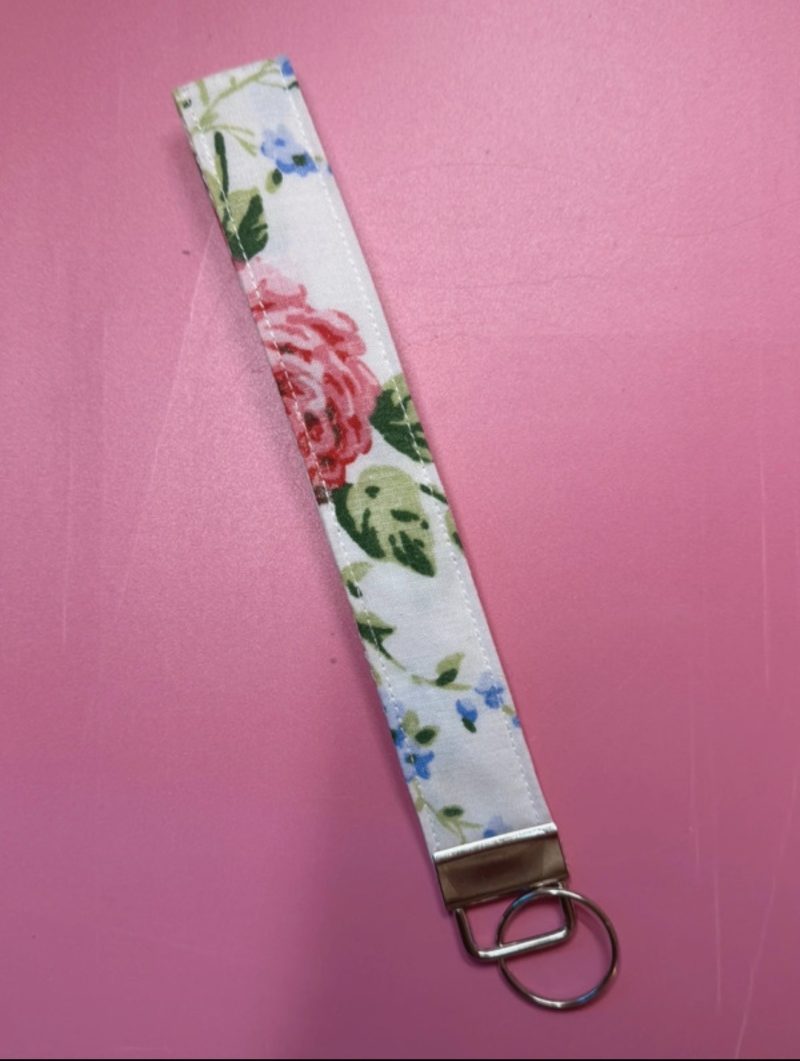 Floral keychain 21cm long