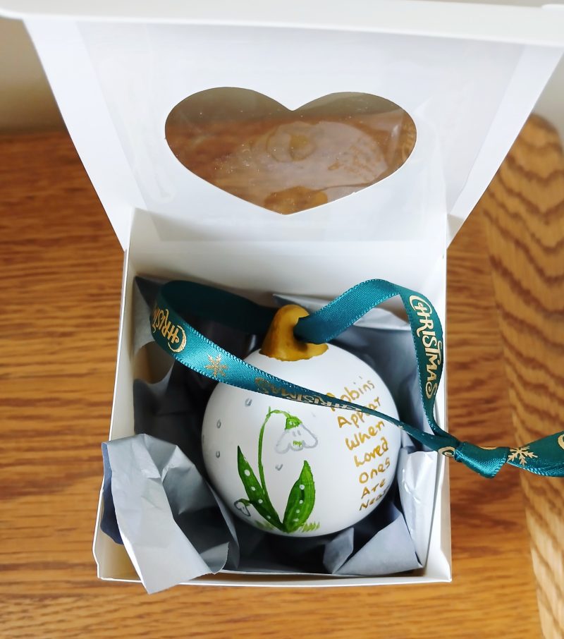 Robin ceramic Christmas handpainted bauble with wording