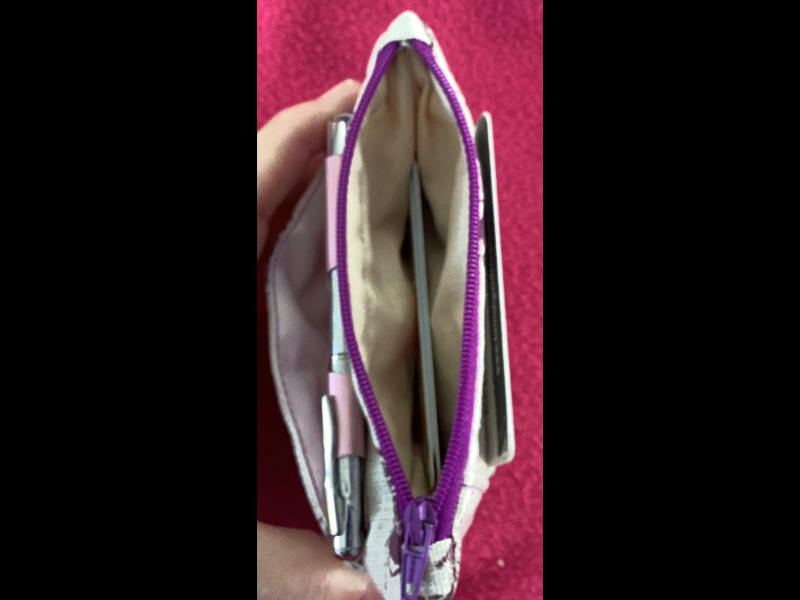 Gorgeous Super Cute Small Lined Zipped Fabric Coin/Card Purse/Wallet Cream/Burgundy