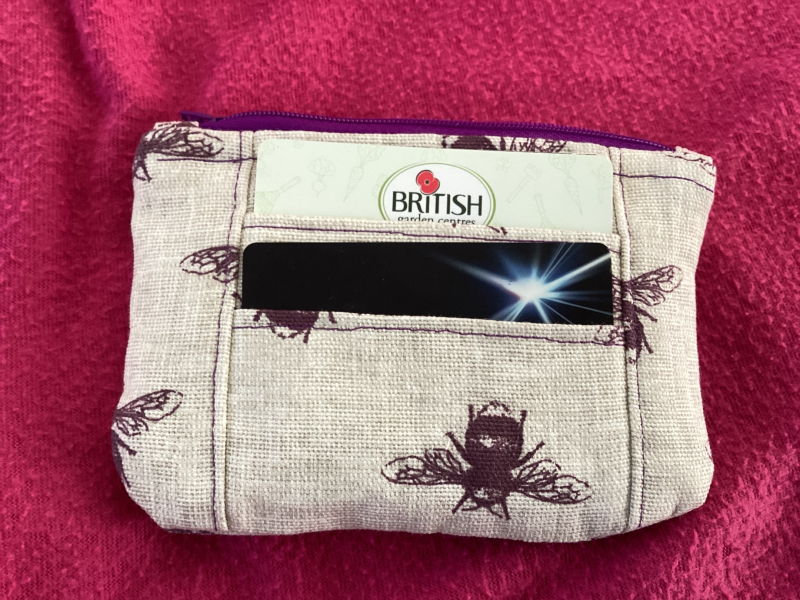 Gorgeous Super Cute Small Lined Zipped Fabric Coin/Card Purse/Wallet Cream/Burgundy