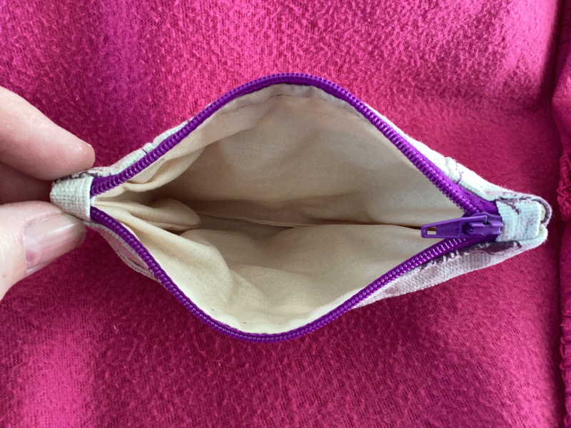 Gorgeous Super Cute Small Lined Zipped Fabric Coin/Card Purse/Wallet Cream/Burgundy