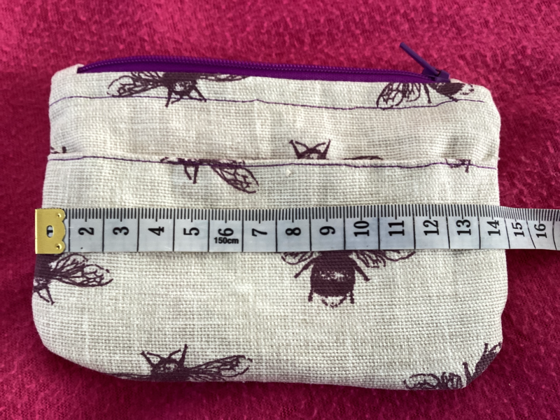 Gorgeous Super Cute Small Lined Zipped Fabric Coin/Card Purse/Wallet Cream/Burgundy