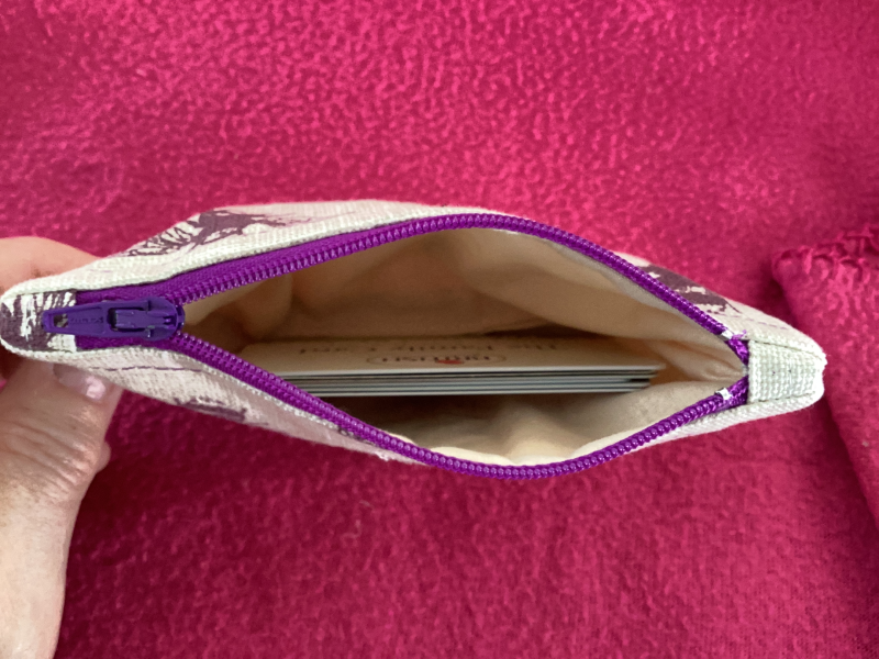 Gorgeous Cream/Burgundy Super Cute Small Lined Zipped Fabric Coin/Card Purse