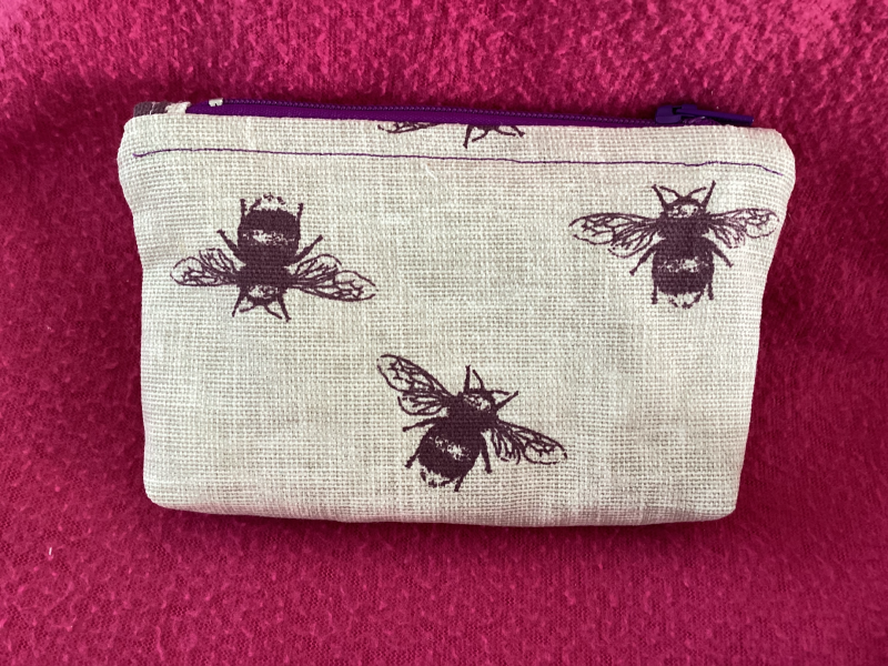 Gorgeous Cream/Burgundy Super Cute Small Lined Zipped Fabric Coin/Card Purse