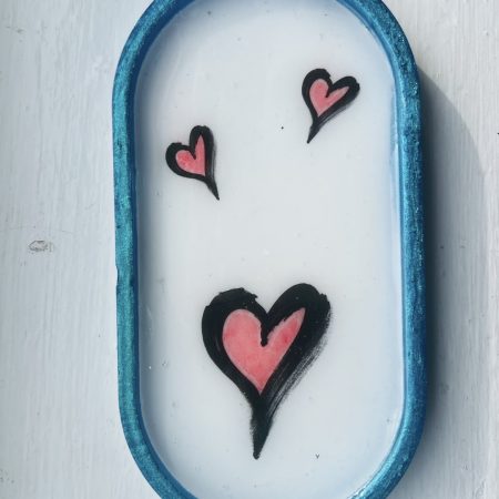 Handmade 18cm Heart Trinket Tray in White Resin with Blue Outline