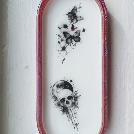 Handmade 23cm White Resin Skull Trinket Tray with Red Outline