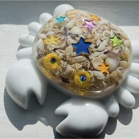 White Resin Crab Trinket Tray with Colourful Shell Details