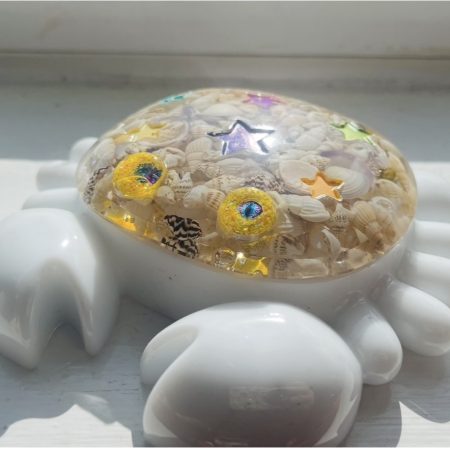 White Resin Crab Trinket Tray with Colourful Shell Details