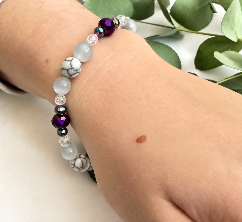 Handmade Howlite & Crackled Quartz Bracelet