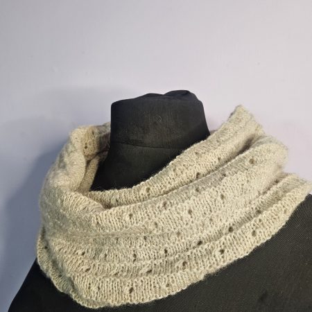 Handknitted 100% wool cowl.