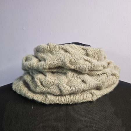 Handknitted 100% wool cowl/tubescarf.