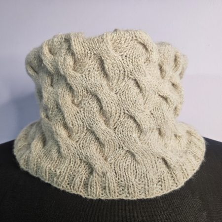 Handknitted 100% wool cowl/tubescarf.