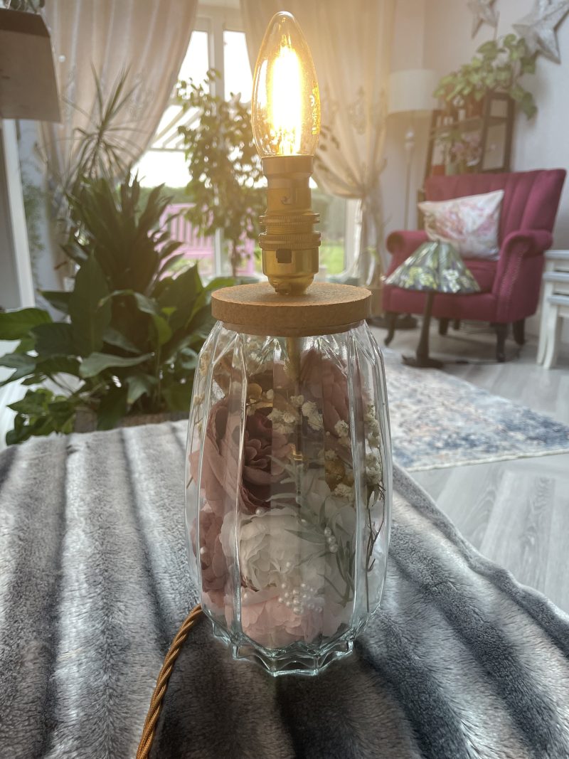 Handmade Textured Ribbed Vase Lamp – Modern Floral Statement Lighting