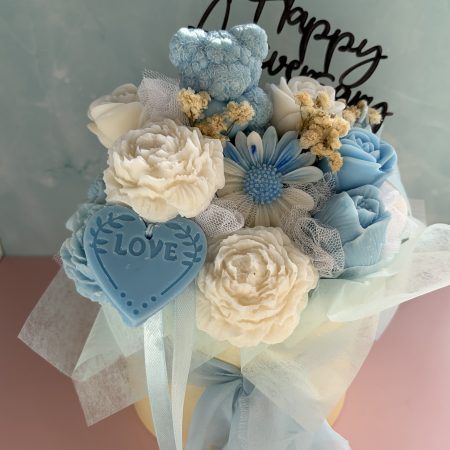 Luxury Wax Melt Flower Bouquet in a Hat Box (Copy)