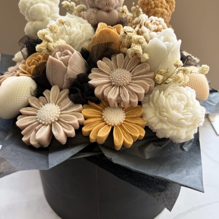 Luxury Wax Melt Flower Bouquet in a Hat Box (Copy)