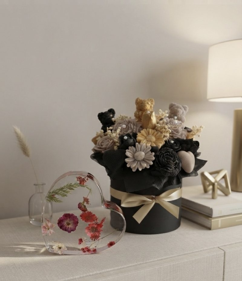 Luxury Wax Melt Flower Bouquet in a Hat Box (Copy)