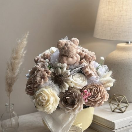 Luxury Wax Melt Flower Bouquet in a Hat Box (Copy)