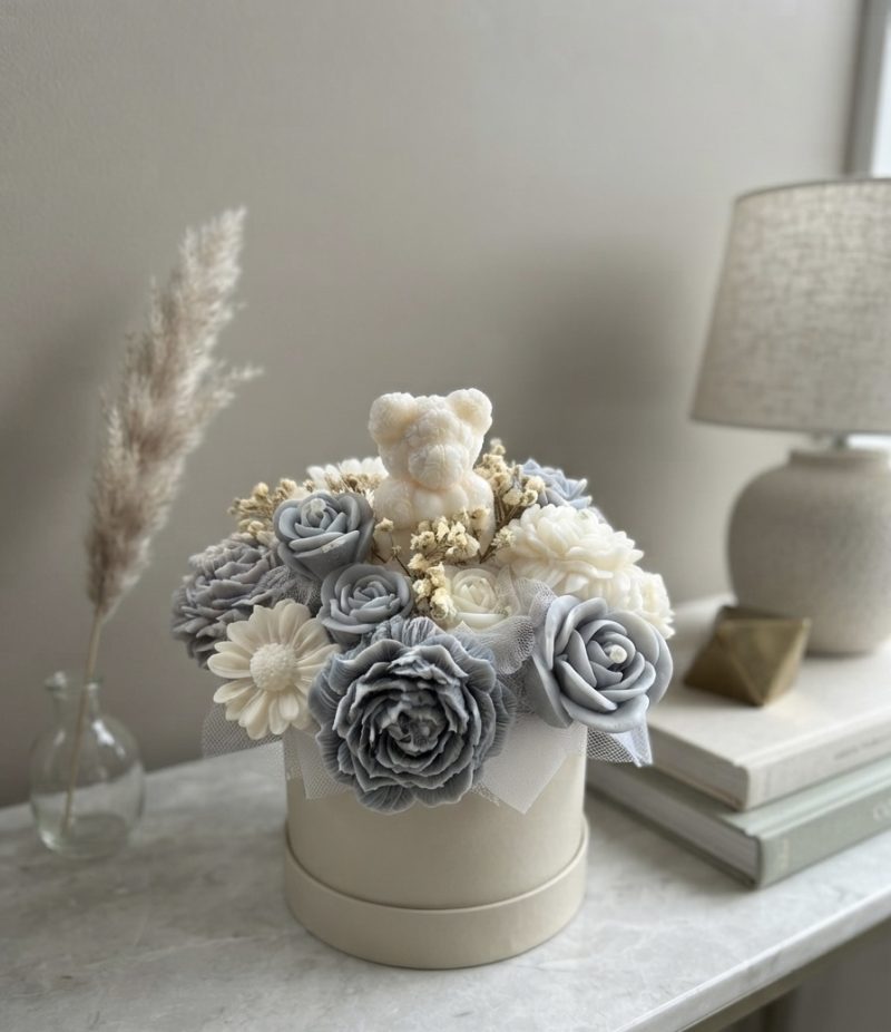Luxury Wax Melt Flower Bouquet in a Hat Box (Copy)