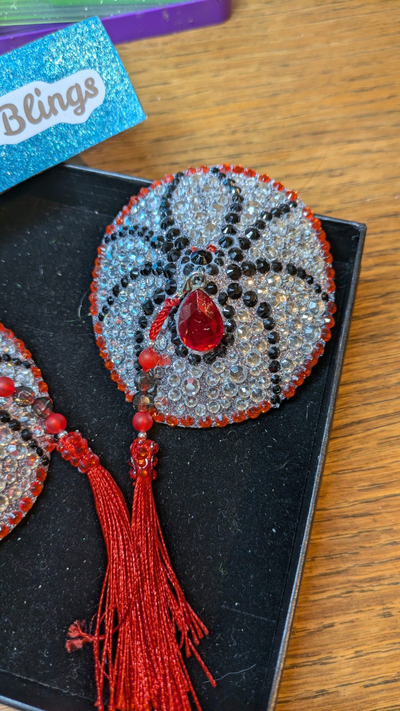 Handmade burlesque nipple tassels black and red spider