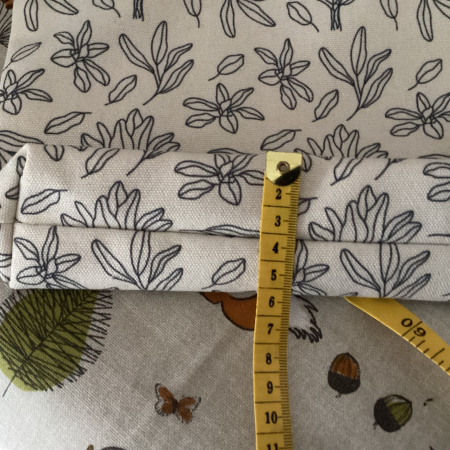 Medium Sized Cream Zipped Lined Durable Thick Fabric Make Up Bag/Pouch/Purse