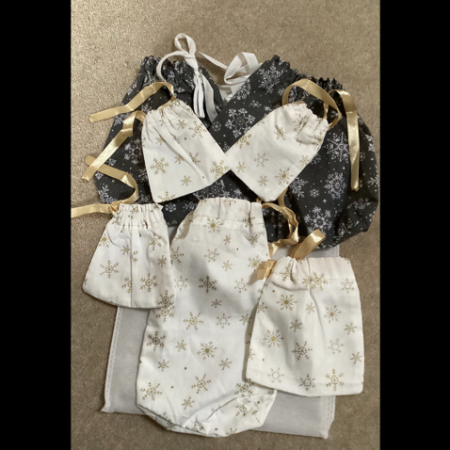 Handmade Selection of 7 Fabric gift bags 2 x Grey with White Snowflakes 5 x Small Gorgeous Gold Star Patterned Fabric