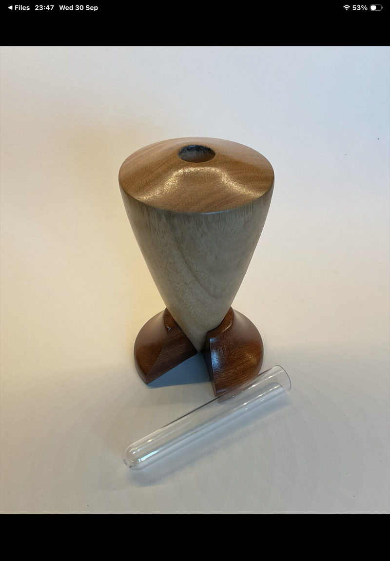 Bud vase art deco