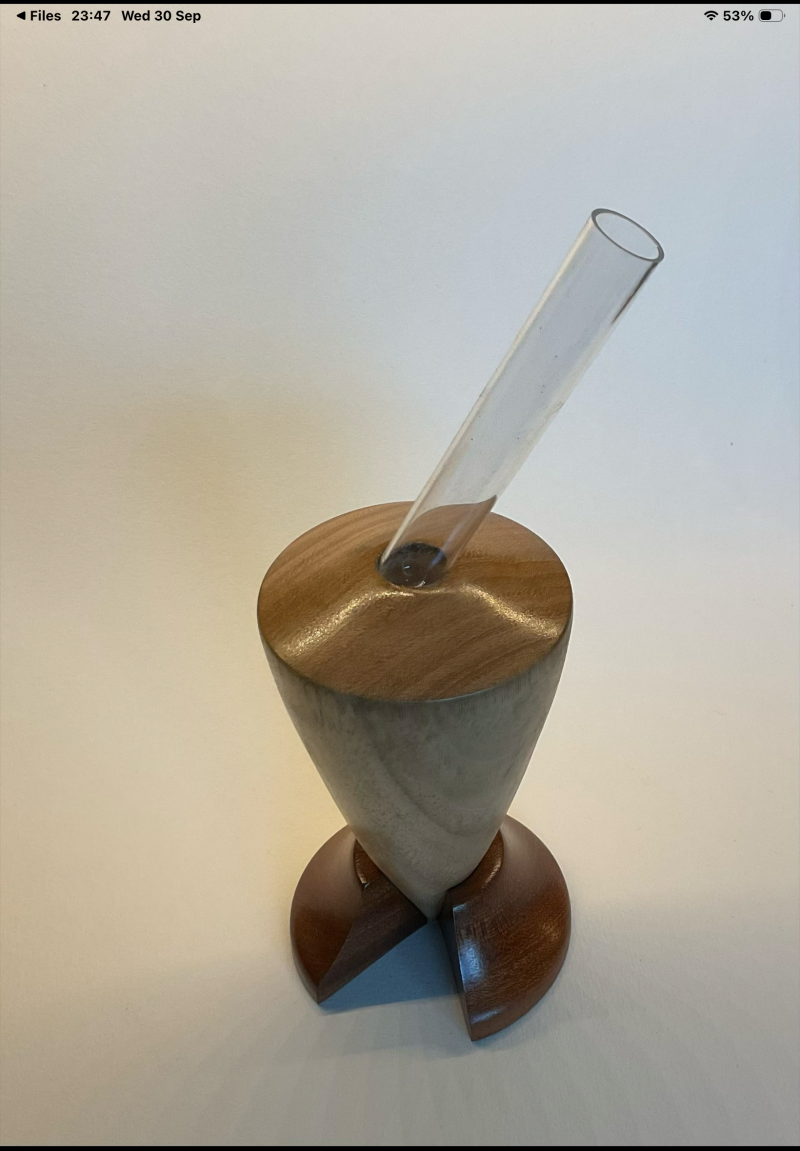 Bud vase art deco