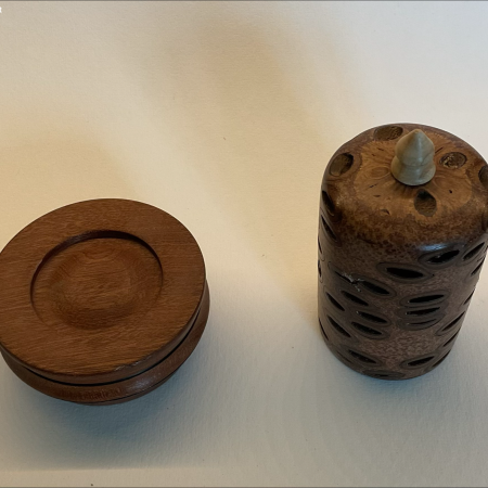 Cone incense burner