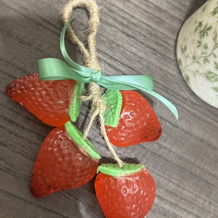 Handmade strawberry shaped glycerin soap-strawberry scent-110 g