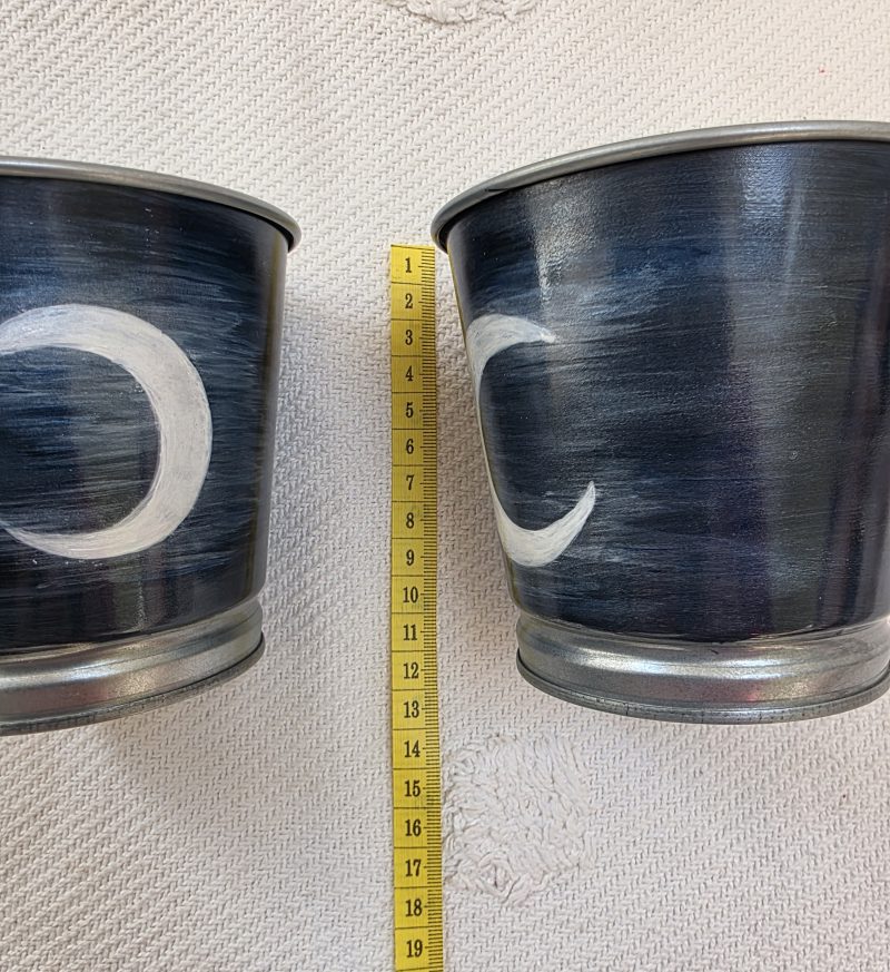Hand painted 10cm Metal Pots