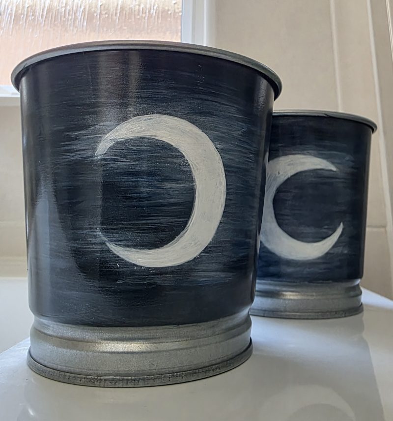 Hand painted 10cm Metal Pots