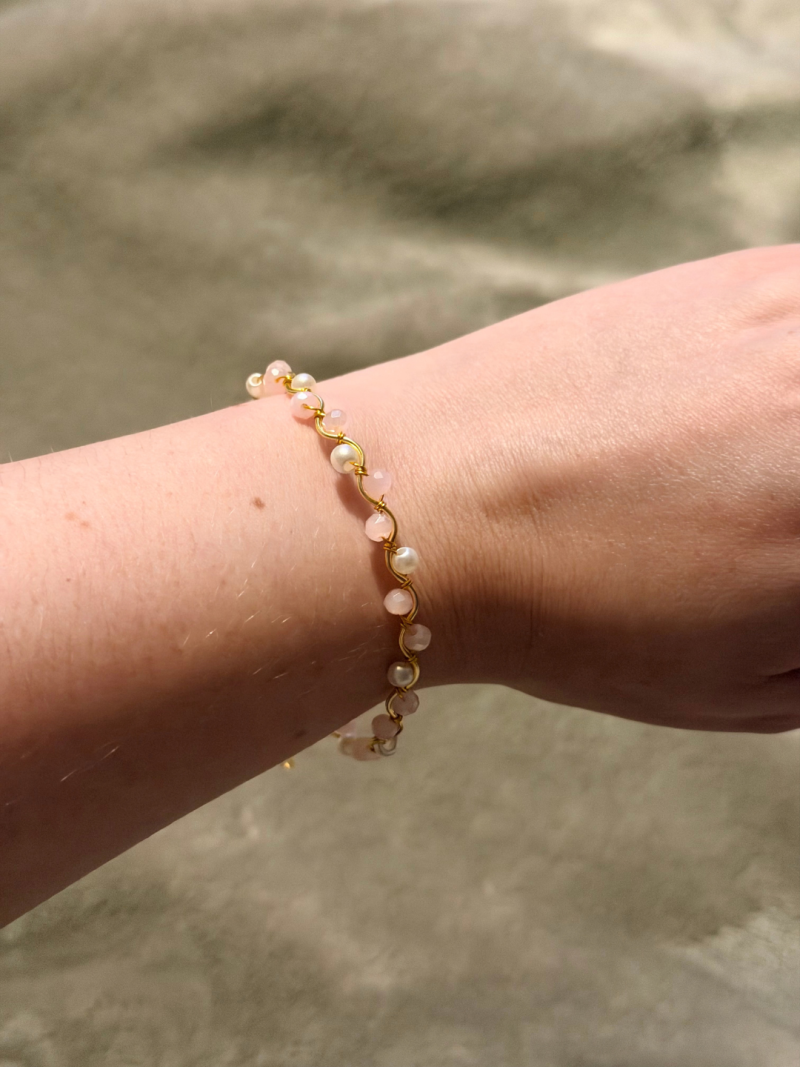 18k Gold Plated light pink crystal and pearl wavy adjustable bracelet