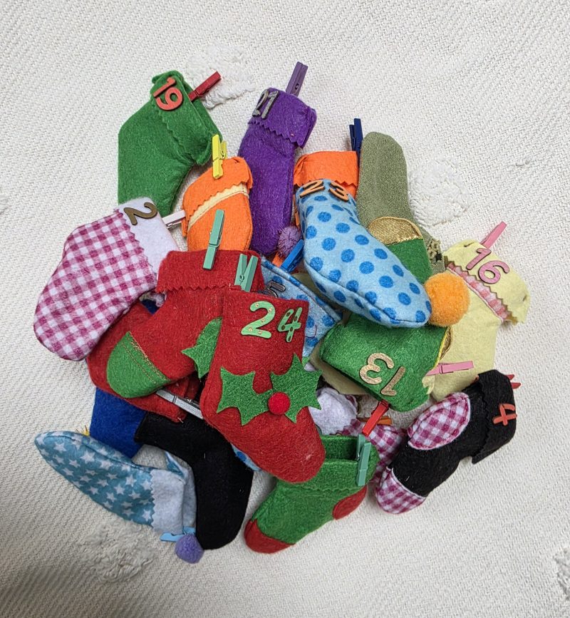 24-Stocking Advent Calendar Garland with Wooden Numbers and Hemp Twine
