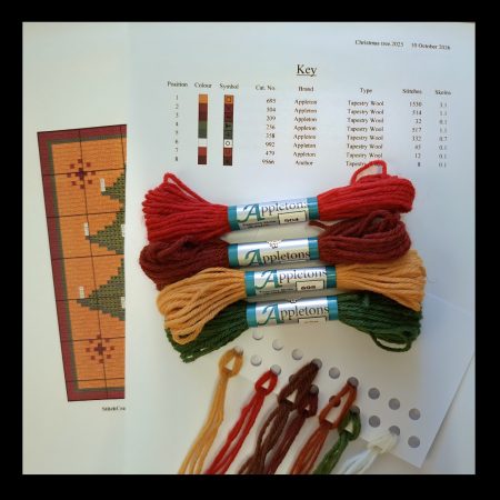 Christmas tree tapestry kit to sew in counted cross-stitch, Christmas craft to make and gift
