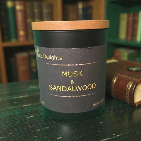 Musk and sandalwood soy candle - small and large