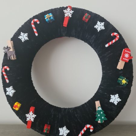 Black Yarn Wrapped Christmas Wreath 25cm Handmade Festive Decoration