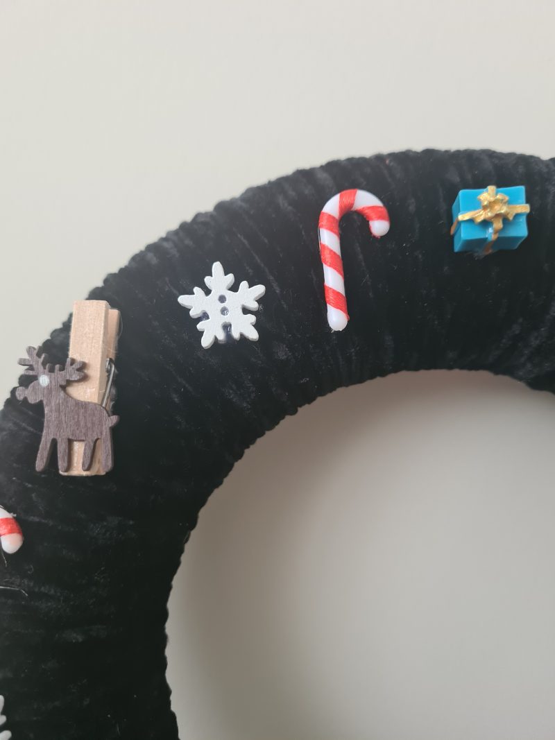 Black Yarn Wrapped Christmas Wreath 25cm Handmade Festive Decoration