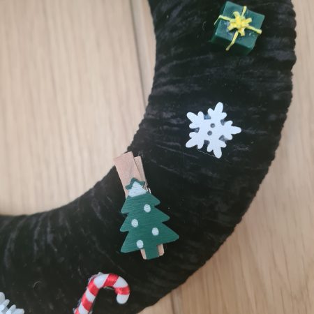 Black Yarn Wrapped Christmas Wreath 25cm Handmade Festive Decoration