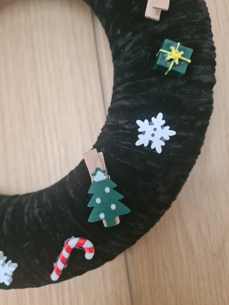 Black Yarn Wrapped Christmas Wreath 25cm Handmade Festive Decoration