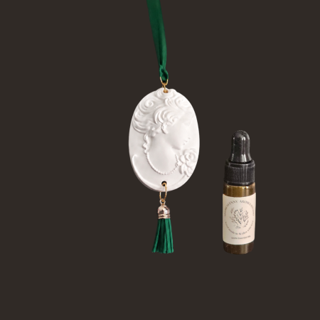Botanical Cameo Hanging Aroma Diffuser & Pure Essential Oil Set