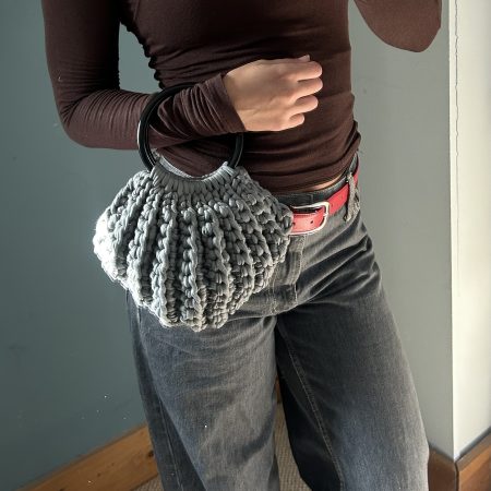 Chunky Crochet Shell Handbag – Handmade Grey T-Shirt Yarn Bag with Black Round Handles