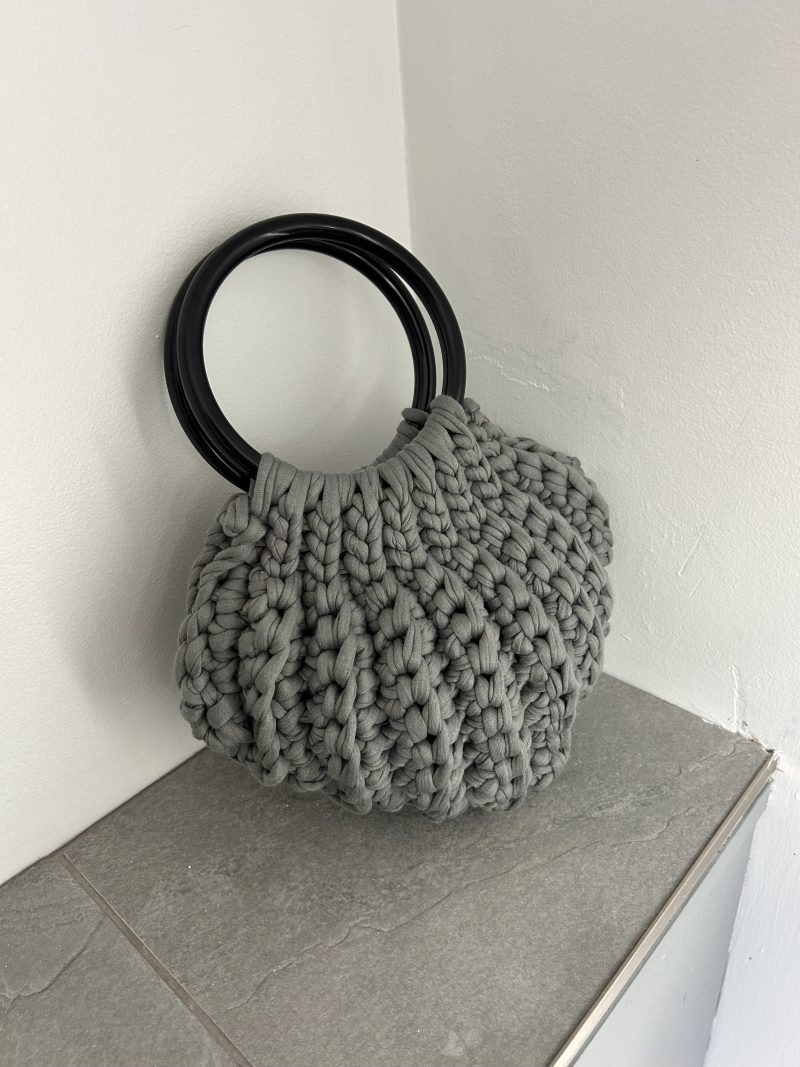 Chunky Crochet Shell Handbag – Handmade Grey T-Shirt Yarn Bag with Black Round Handles