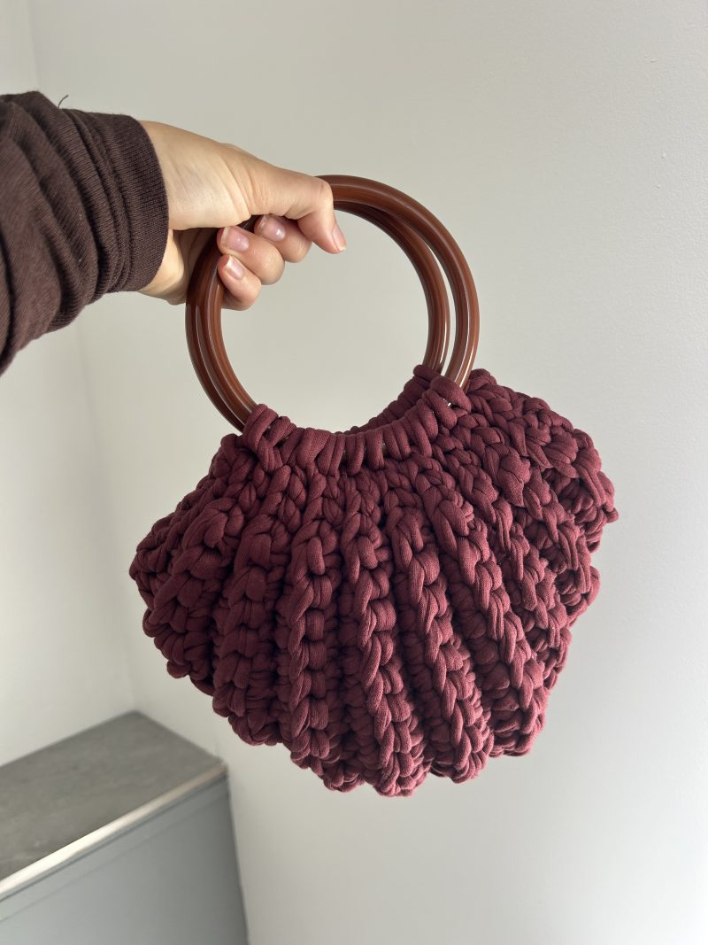 Chunky Crochet Shell Handbag – Handmade Maroon Burgundy T-Shirt Yarn Bag with Brown Round Handles