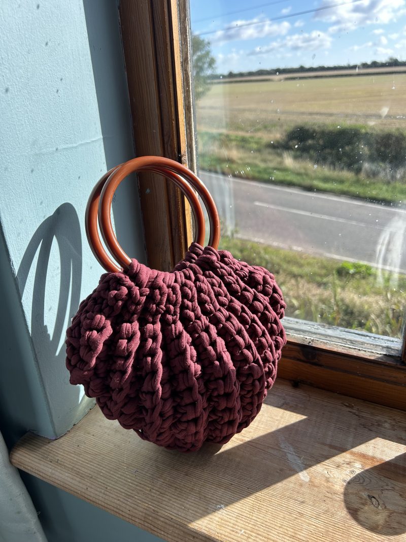 Chunky Crochet Shell Handbag – Handmade Maroon Burgundy T-Shirt Yarn Bag with Brown Round Handles