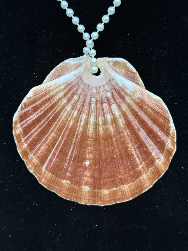 Christmas shell ornament, multicoloured decoupage resin