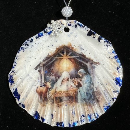 Shell-shaped Christmas ornament, decoupage and resin